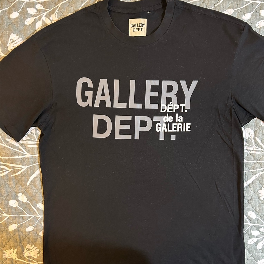 Gallery Dept Black Tee with Gray/White Print EUC!!! GREAT DEAL!!!